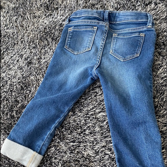 Sold.Gap skinny fit toddler girl jeans 3T - Picture 2 of 3